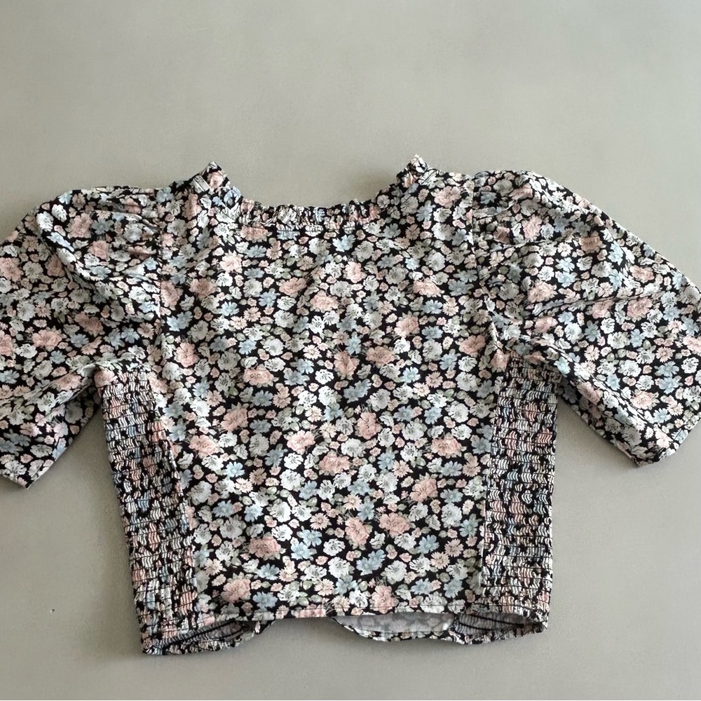 Levi's Black and White Floral Top , Size S - Picture 6 of 7